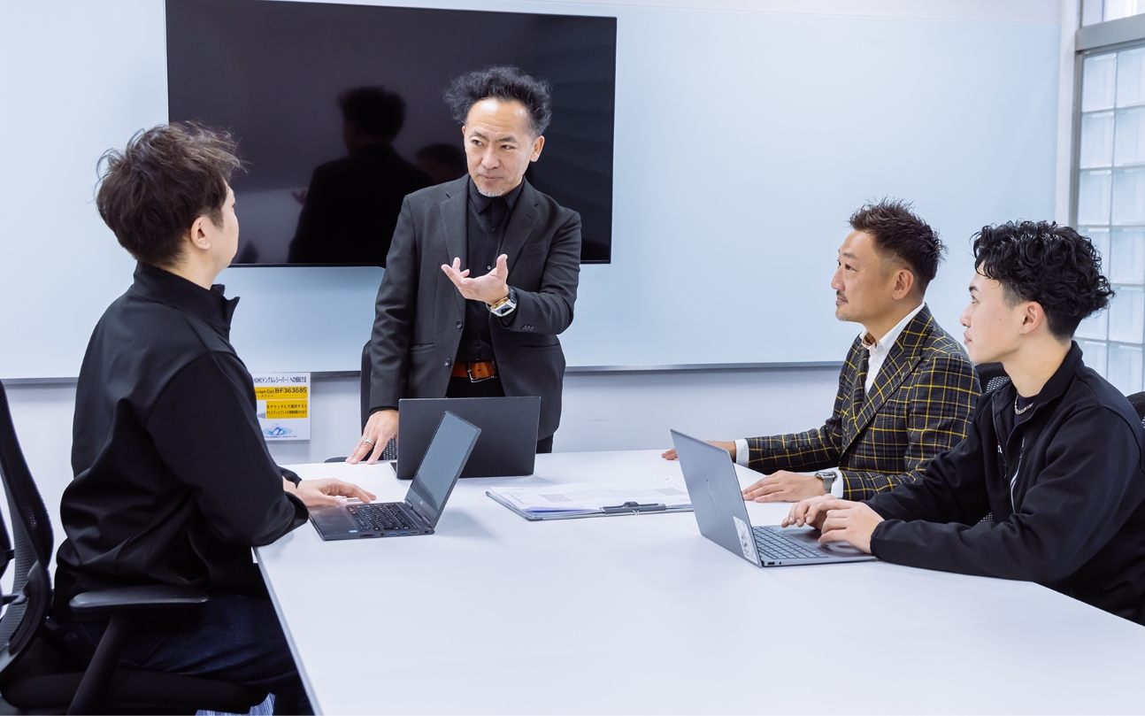 ミーティング中の写真