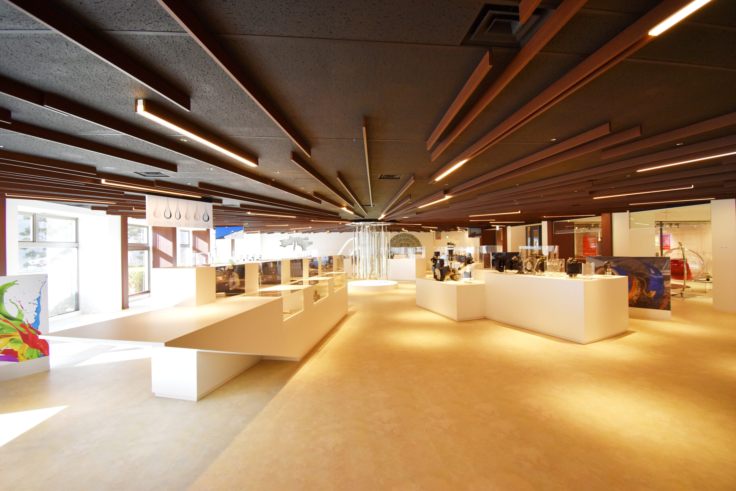 アネスト岩田本社